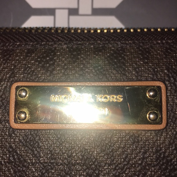 Michael Kors Wallet - Picture 2 of 4